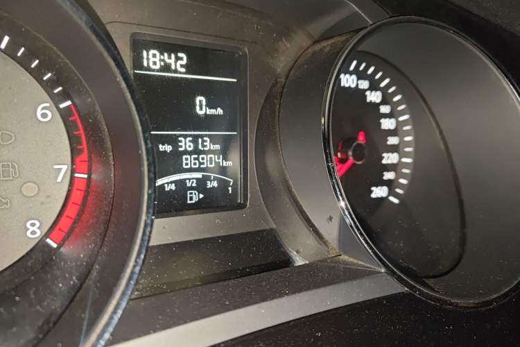 Used Volkswagen Sagitar 2017 1.6L Manual Comfort Model Odometer Close Up