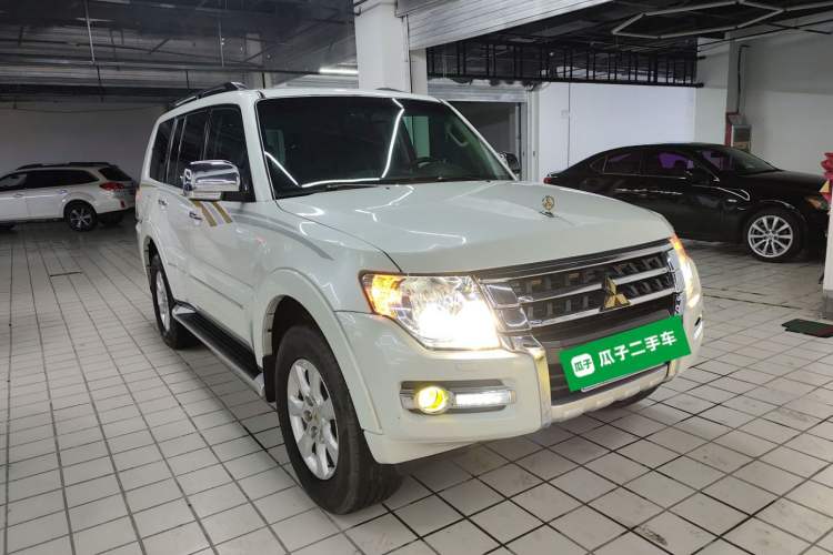 Used Mitsubishi Pajero 2018 3.0L Automatic Standard Edition
