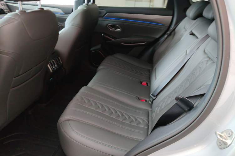 Used BYD Song L DM-i 2025 Intelligent Driving Version 160 km Beyond-Range Type
