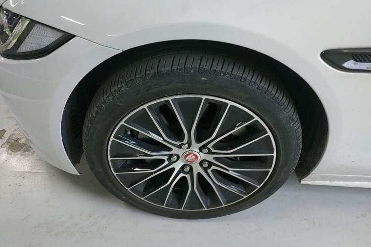 Used Jaguar XE 2018 2.0T 300 PS All-Wheel-Drive R-Sport Sport Edition
