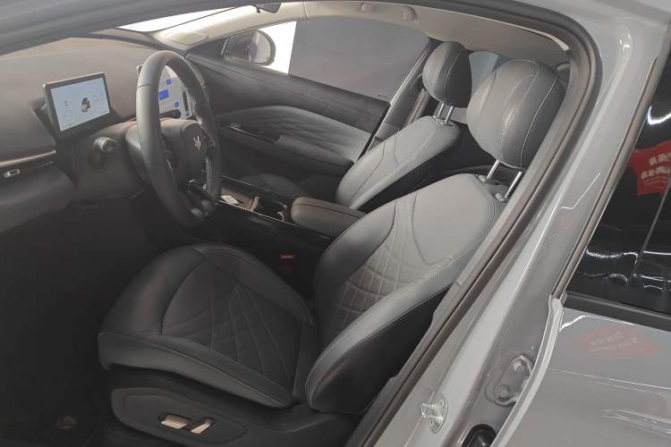 Used ARCFOX T1 2025 Model 425 PLUS