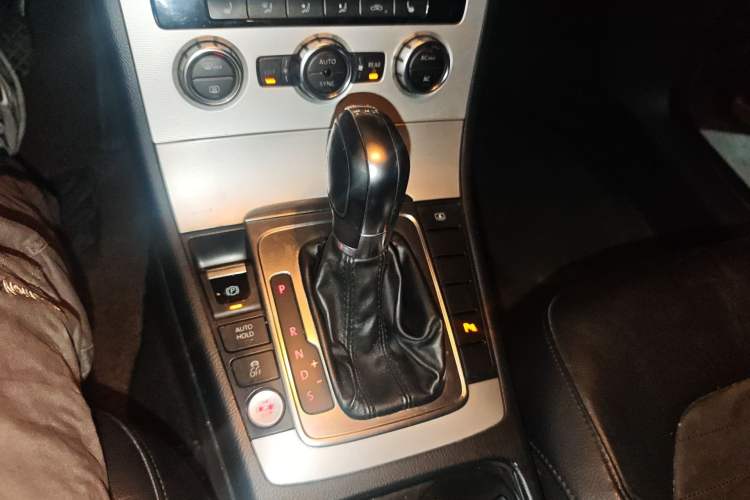 Used Volkswagen Magotan 2012 1.8TSI Prestige Model Gear Lever