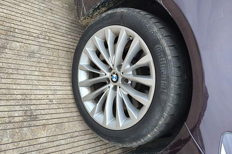 Used BMW 5 Series 2019 530Li Leading Model Luxury Package Right Front Wheel Hub