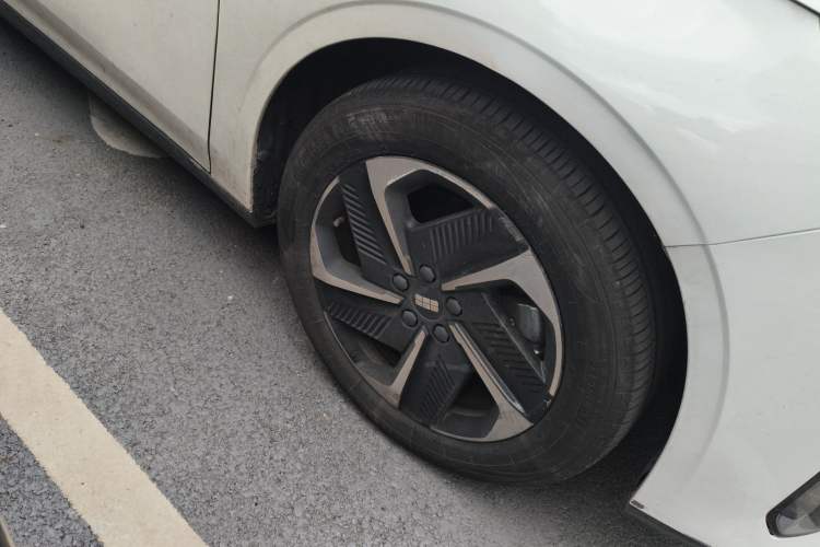 Used Geely Galaxy L6 2023 60km PLUS