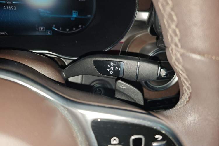 Used Mercedes-Benz GLC 2020 Facelift GLC 300 L 4MATIC Dynamic Edition Gear Lever