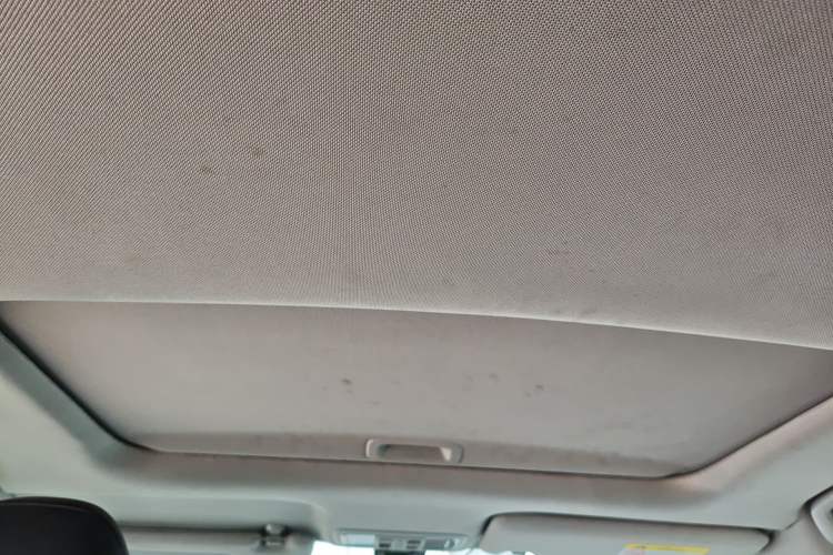 Used Honda Jade 2017 1.8L automatic Comfort version 5 seats Headliner