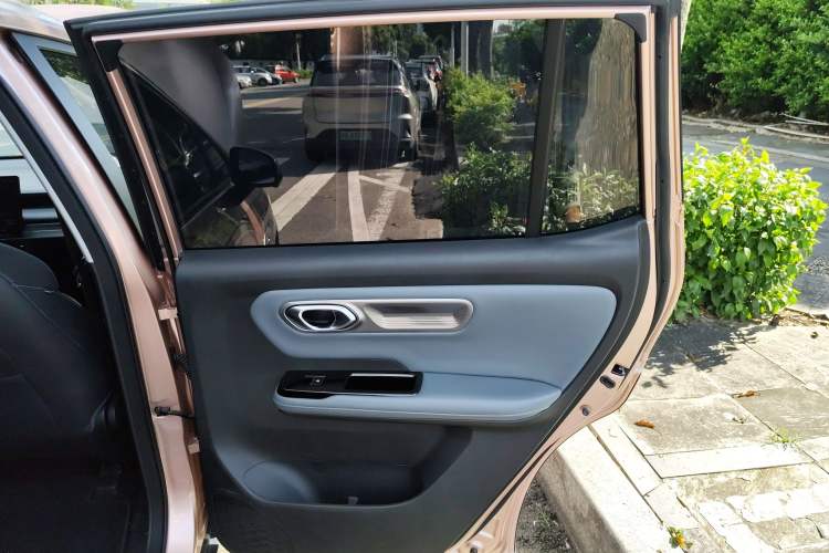 Used AION Y 2023 Plus 510 Smart Edition