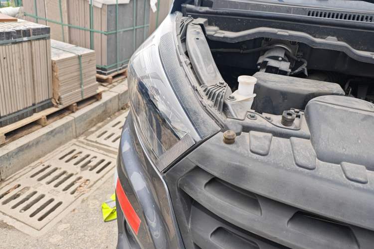 Used Jinbei Gold Hiace 2023 1.5L Passenger Vehicle Engineering Lion 5/6/7 Seater