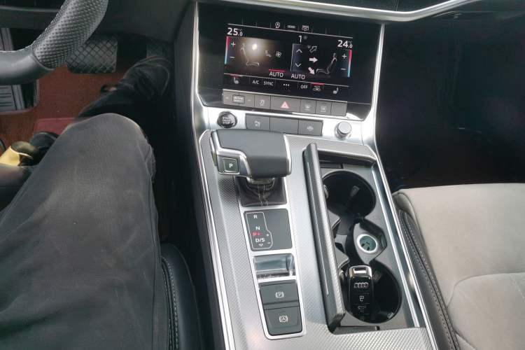 Used Audi A6L 2022 45 TFSI Prestige Dynamic Edition Gear Lever