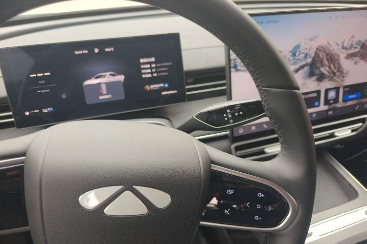 Used Chery Fengyun A8L 2025 1.5 TGDI 145 km Luxury Version