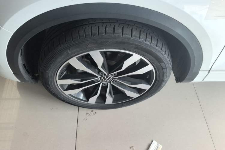 Used Volkswagen T-ROC 2021 280TSI DSG Two-Wheel Drive R-Line Pro Connected Version
