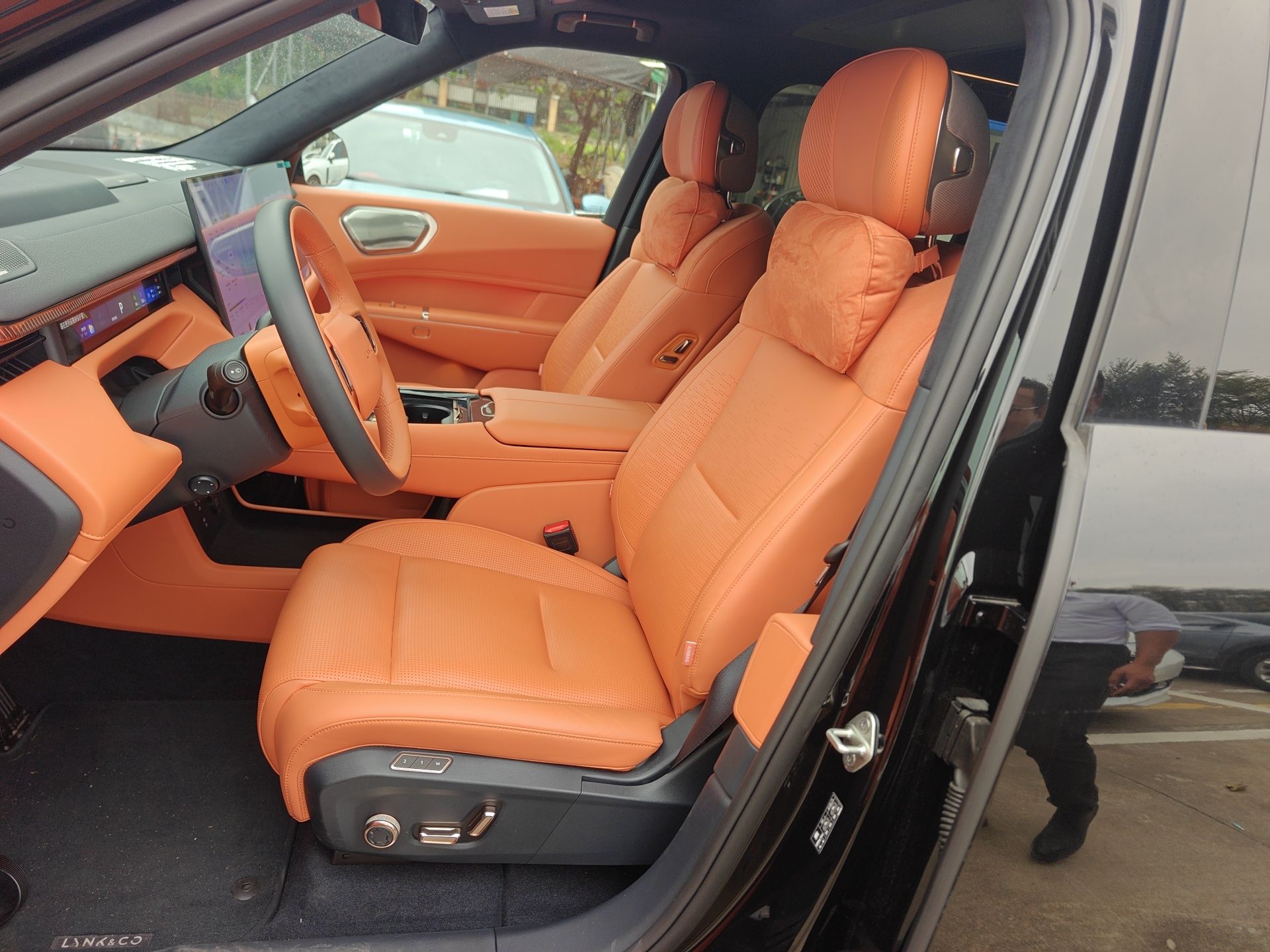 Переднее сиденье в автомобиле