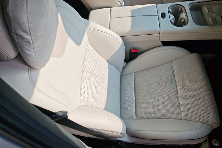 Used Li Auto Li Auto i6 2025 Model Two-Wheel-Drive Standard Type
