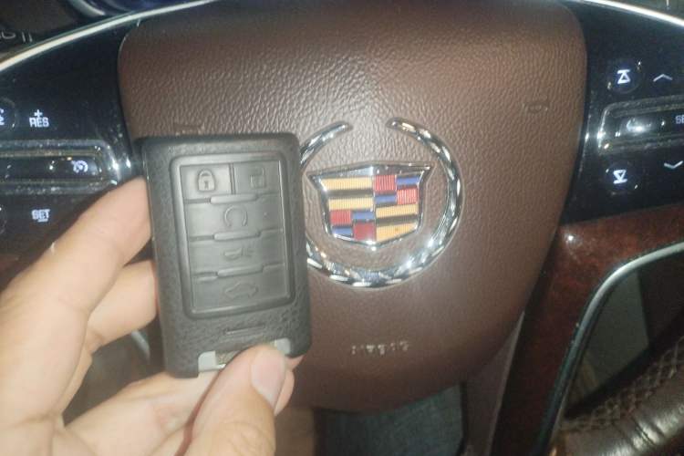 Used Cadillac SRX 2013 3.0L Elite Model Vehicle Key