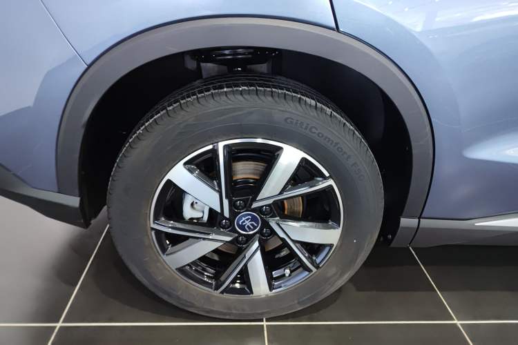 Used BYD Song Pro New Energy 2024 HONOR Edition DM-i 110KM Beyond Model Right Rear Wheel Hub