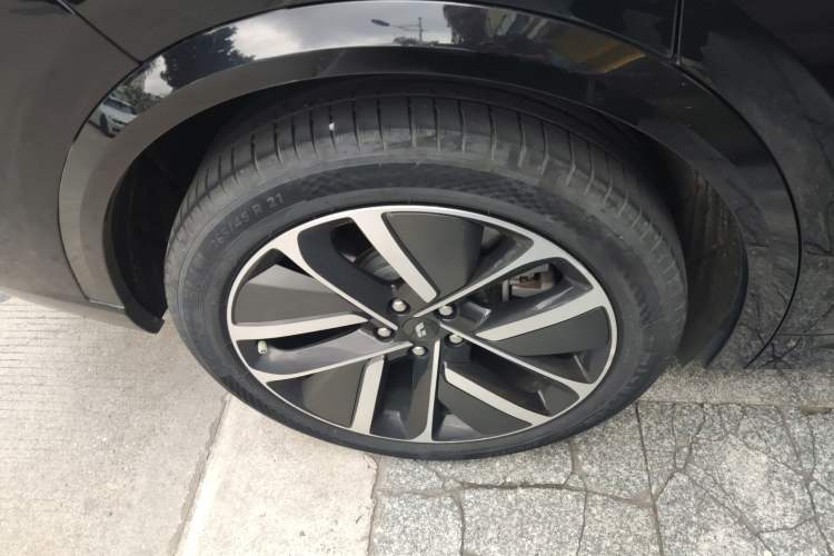 Used Li Auto L9 2022 Max model Right Rear Wheel Hub