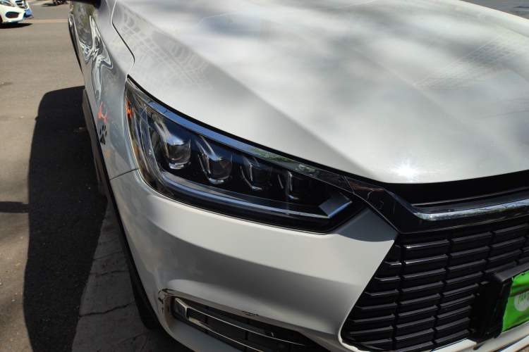 Used BYD Song New Energy 2019 Song EV500 Smart Connect Elite Model Right Front Headlight