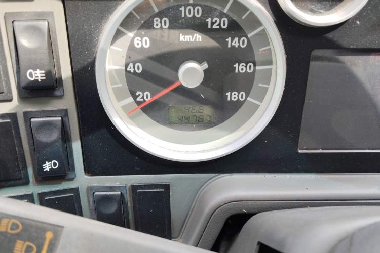 Used Iveco Daily 2012 2.5T-A35 Logistics Version 1 Mid-Roof
