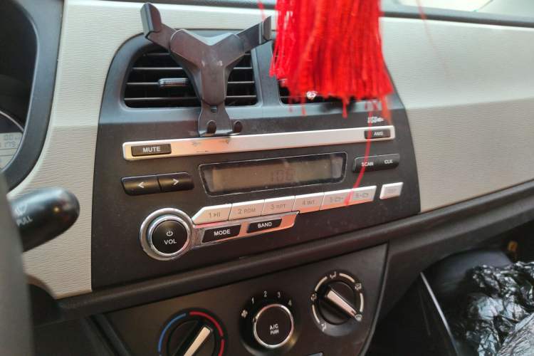 Used CHANGAN OSHAN Olisway 2015 1.2L Manual Enjoyment Model Audio And AC Panel