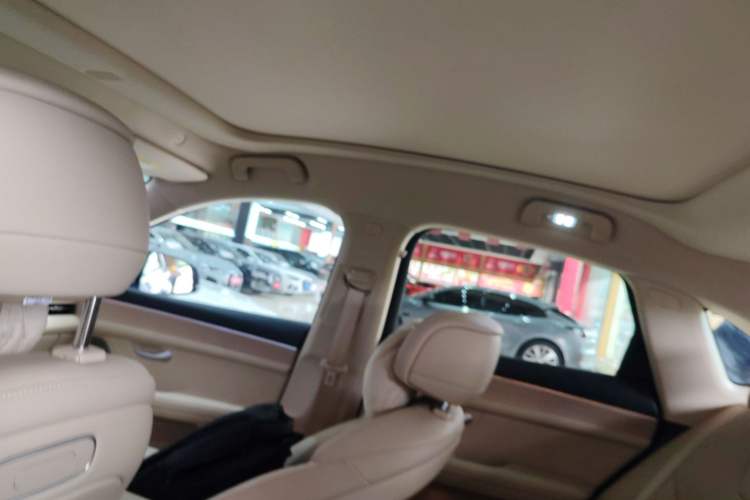 Used Hima AITO M5 2025 Extended-Range Ultra All-Wheel-Drive Version Headliner