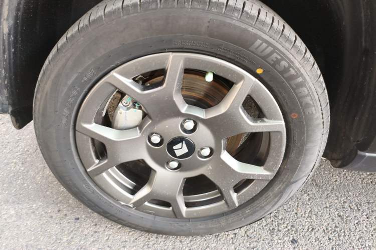 Used Baojun Spark EUV 2025 Flagship Edition 5 Seats Left Front Wheel Hub