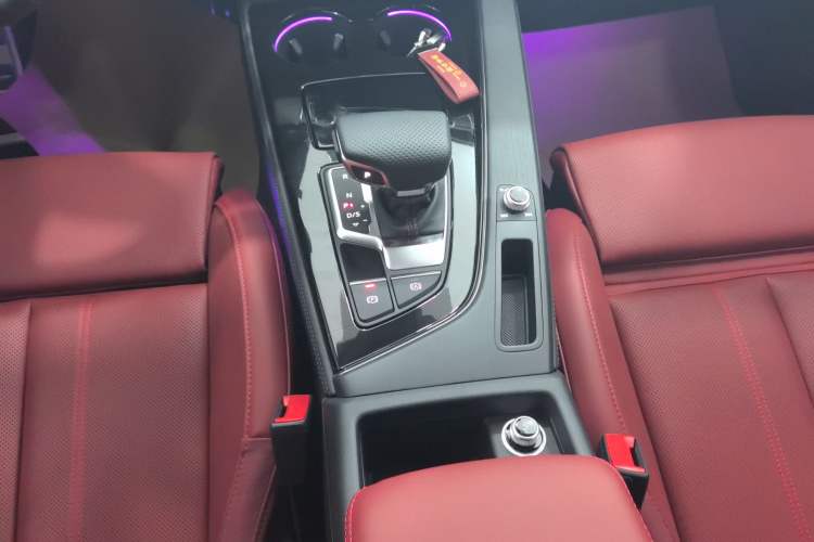 Used Audi A4L 2025 2 Million Units Enjoyment Version 40 TFSI Luxury Dynamic Edition
