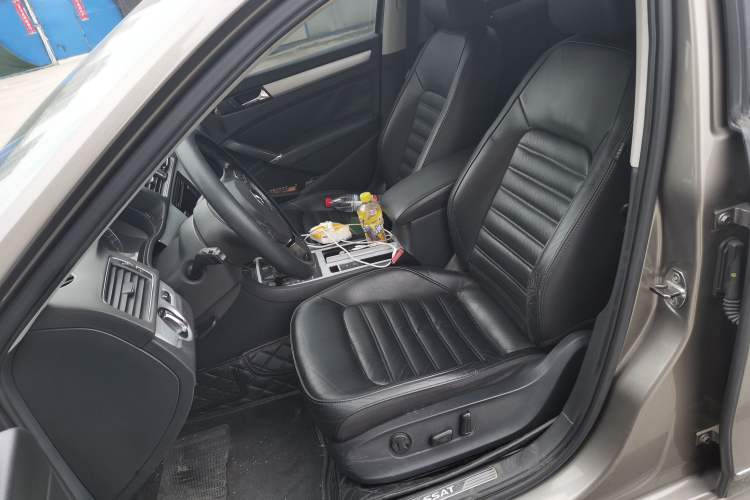 Used Volkswagen Passat 2014 2.0 TSI DSG Prestige Edition Left Front Seat