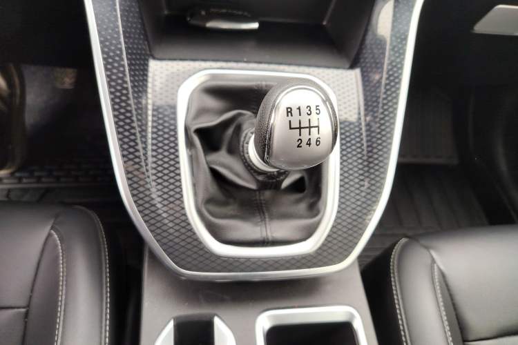 Used Haval M6 2021 PLUS 1.5T Manual Luxury Smart Connectivity Model
