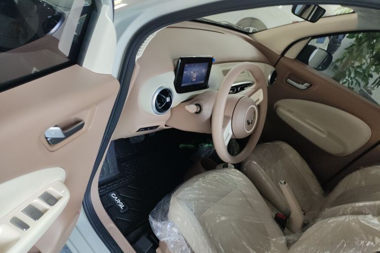 Used Wuling Hongguang MINIEV 2025 Four-Door Version Advanced Edition Driver Seat