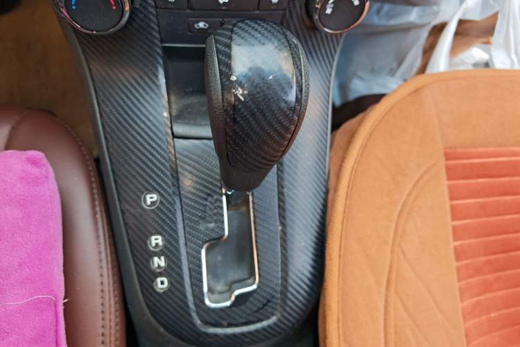 Used Chevrolet Cruze 2013 1.8L SE AT Gear Lever