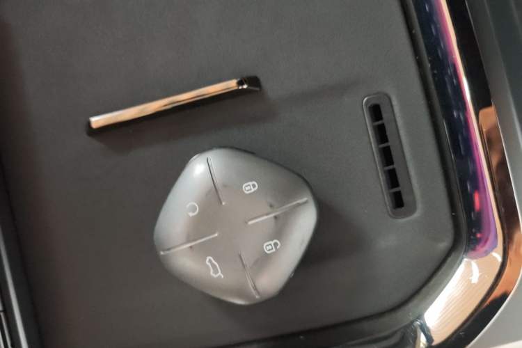 Used JETOUR Shanhai L6 2024 1.5TD DHT MAX