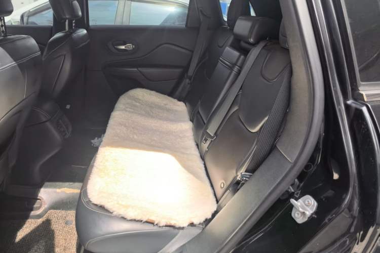 Used Jeep Cherokee 2016 2.4L Professional Edition Left Rear Seat