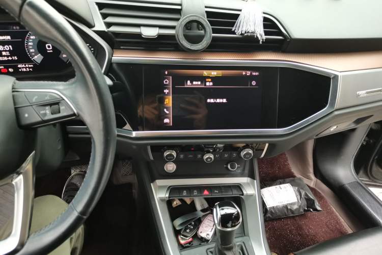 Used Audi Q3 2020 35 TFSI Fashionable and Elegant Model Audio And AC Panel