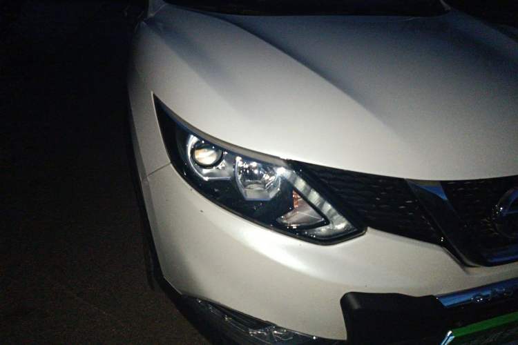 Used Nissan Qashqai 2017 2.0L CVT Luxury Edition China V Standard Right Front Headlight