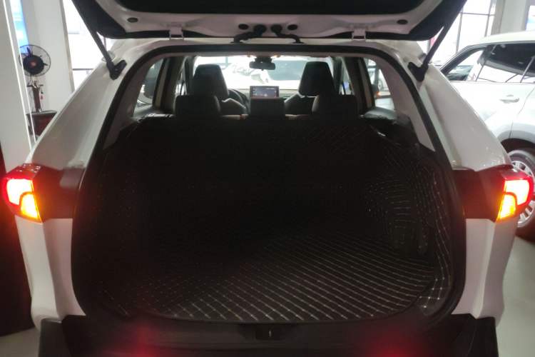 Used Toyota RAV4 2022 2.0L CVT 4x4 Style Plus Edition
