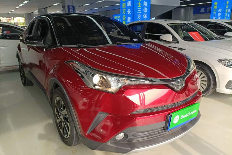 Used Toyota IZOA 2018 2.0L Yichi Version China VI Standard Front Right 45 Deg