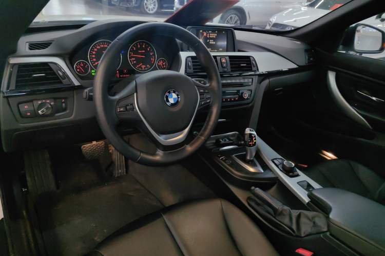 Used BMW 4 Series 2014 420i Convertible Fashion Model