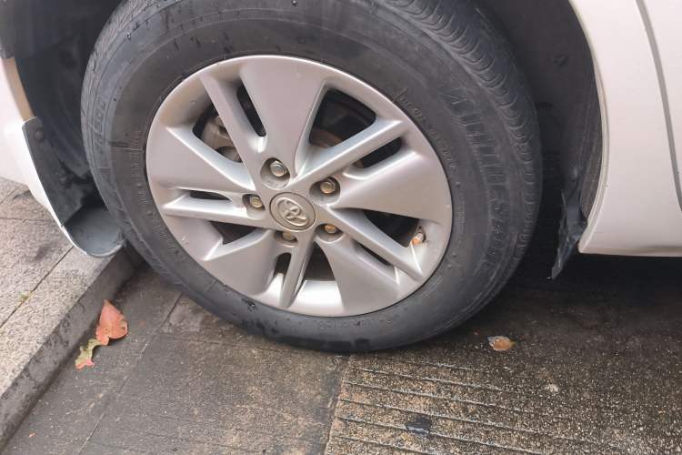 Used Toyota Corolla 2014 1.6L CVT GL Exterior 5