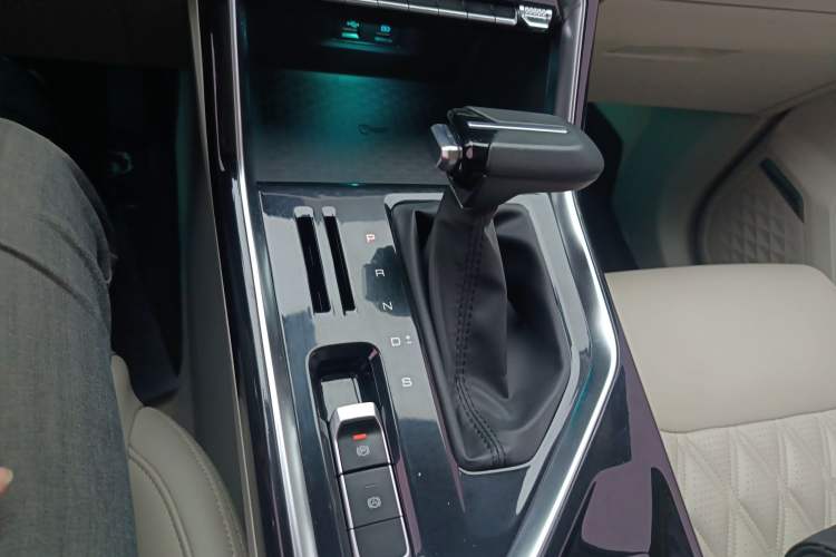 Used Wuling Asta 2021 1.5T CVT Star曜 Edition Gear Lever