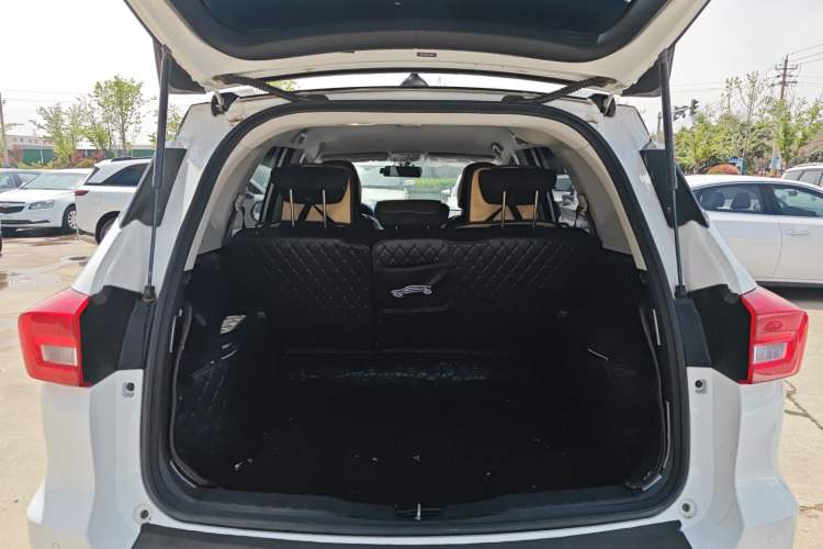 Used Haval M6 2019 1.5T Manual Two-Wheel Drive Urban Version China VI Standard
