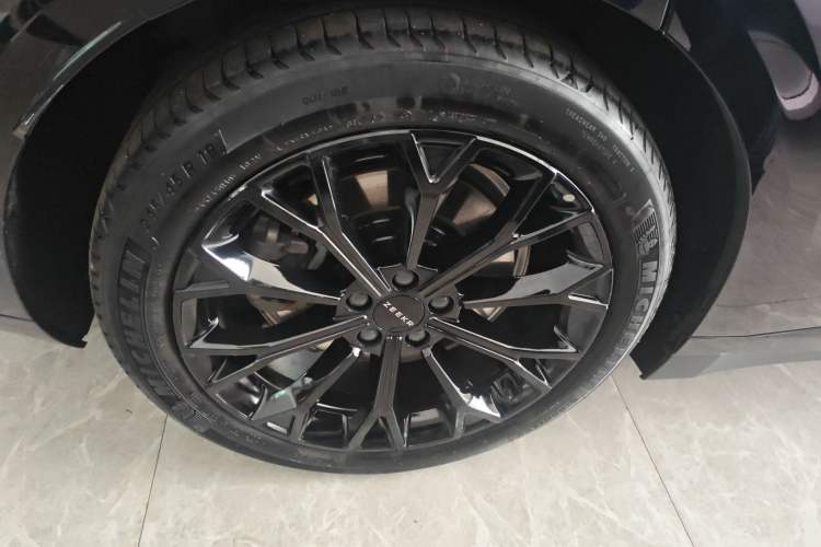 Used Zeekr 007 2025 Rear-Drive Intelligent Driving Version 75 kWh
