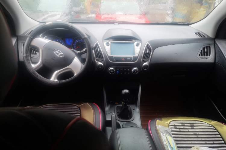 Used Hyundai ix35 2012 2.0L Manual Two-Wheel Drive New Edition GL
