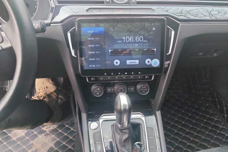 Used Volkswagen Magotan 2017 330TSI DSG Luxury Model Audio And AC Panel