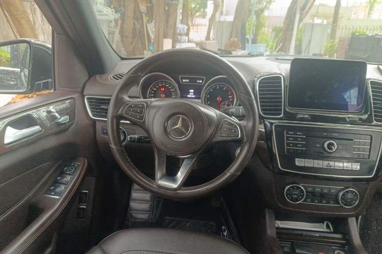 Used Mercedes-Benz GLS 2017 GLS 400 4MATIC Dynamic Model Steering Wheel