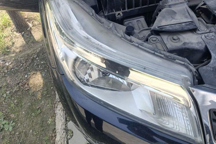 Used Nissan Navara 2017 2.5L Automatic 2WD Luxury Edition QR25
