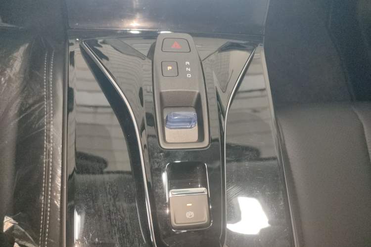 Used Dongfeng Aeolus Mage 2023 DH-i 1.5T Luxury Edition Gear Lever