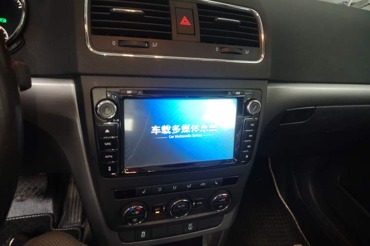 Used Skoda Yeti 2014 1.4 TSI DSG Polar Edition Audio And AC Panel