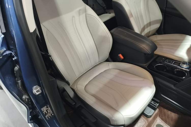 Used Ford Escape 2020 EcoBoost 245 Two-Wheel Drive Smart & Enjoyment Model
