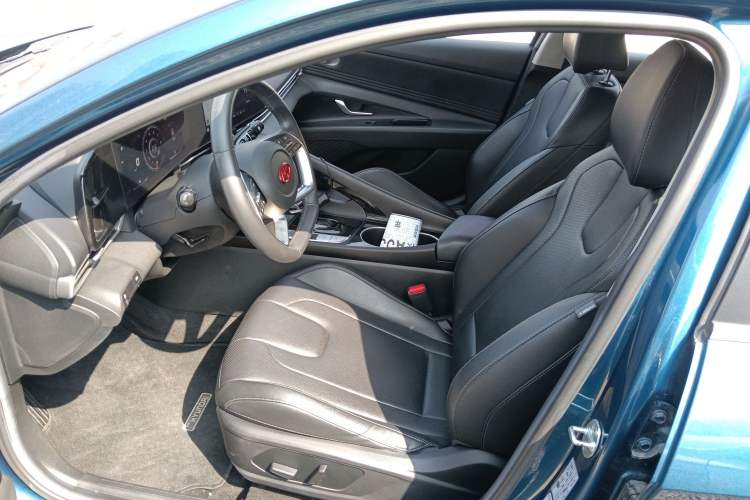 Used Hyundai Elantra 2021 1.5L CVT LUX Prestige Edition Left Front Seat