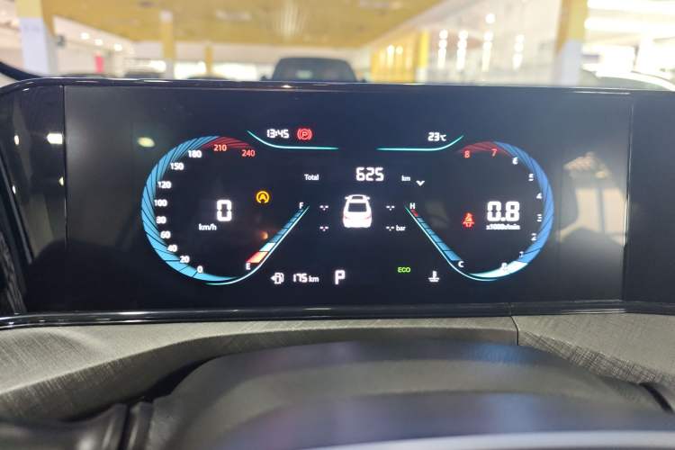 Used CHANGAN Eado 2023 Changan Edition PLUS Blue Whale NE 1.4T GDI DCT Prestige Version Odometer Close Up